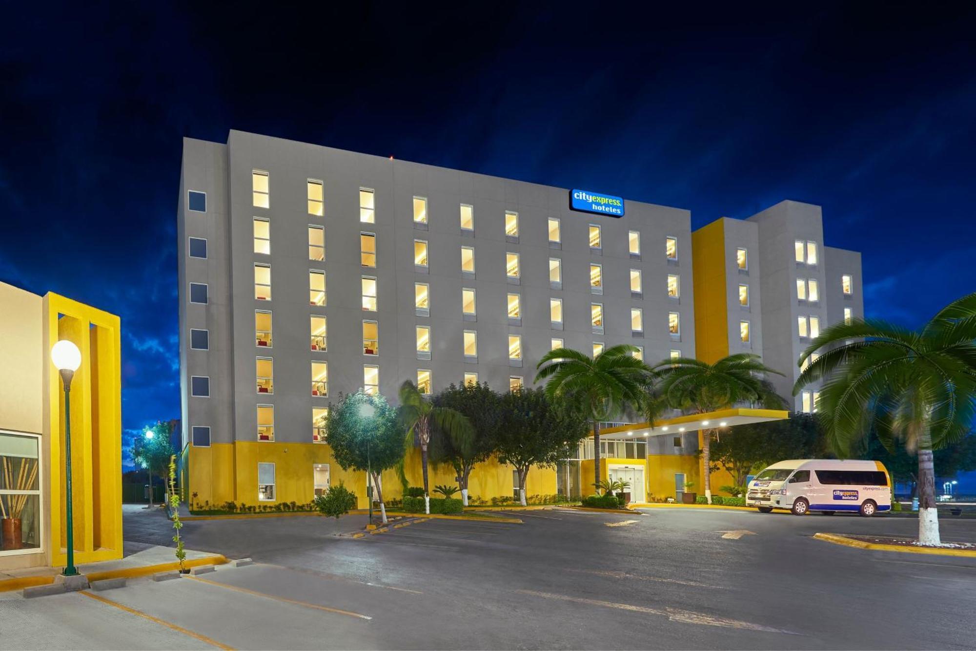 City Express By Marriott Monterrey Aeropuerto Аподака Экстерьер фото