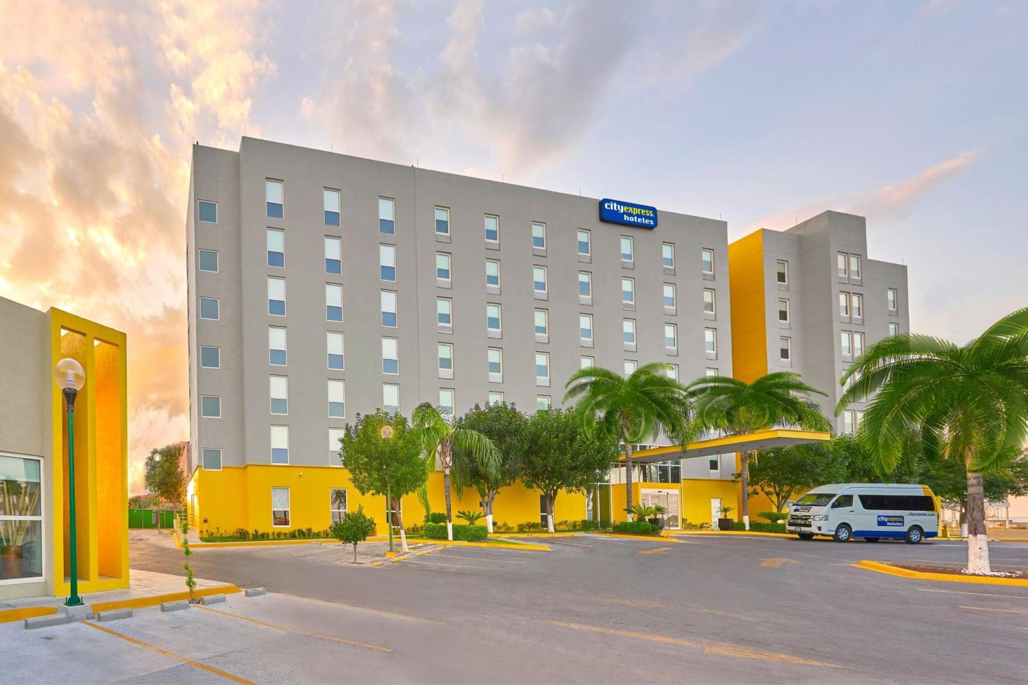 City Express By Marriott Monterrey Aeropuerto Аподака Экстерьер фото